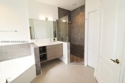 10889 NW 58th Terrace Doral FL 33178