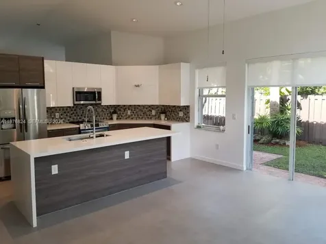 10889 NW 58th Terrace Doral FL 33178