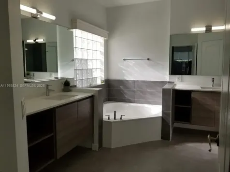 10889 NW 58th Terrace Doral FL 33178