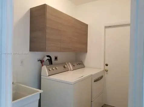 10889 NW 58th Terrace Doral FL 33178