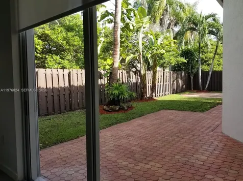 10889 NW 58th Terrace Doral FL 33178