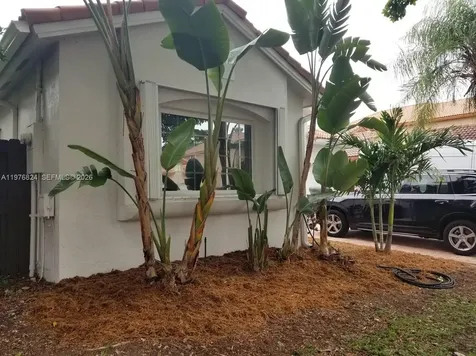 10889 NW 58th Terrace Doral FL 33178