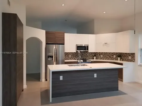 10889 NW 58th Terrace Doral FL 33178