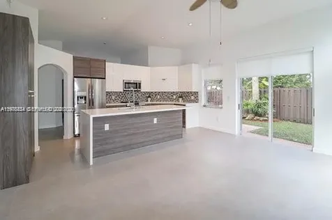 10889 NW 58th Terrace Doral FL 33178