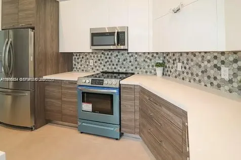10889 NW 58th Terrace Doral FL 33178