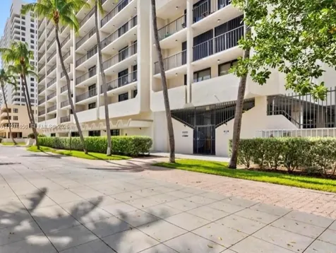 2625 Collins Avenue Miami Beach FL 33140