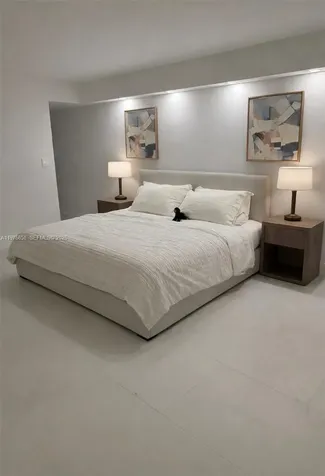 2625 Collins Avenue Miami Beach FL 33140
