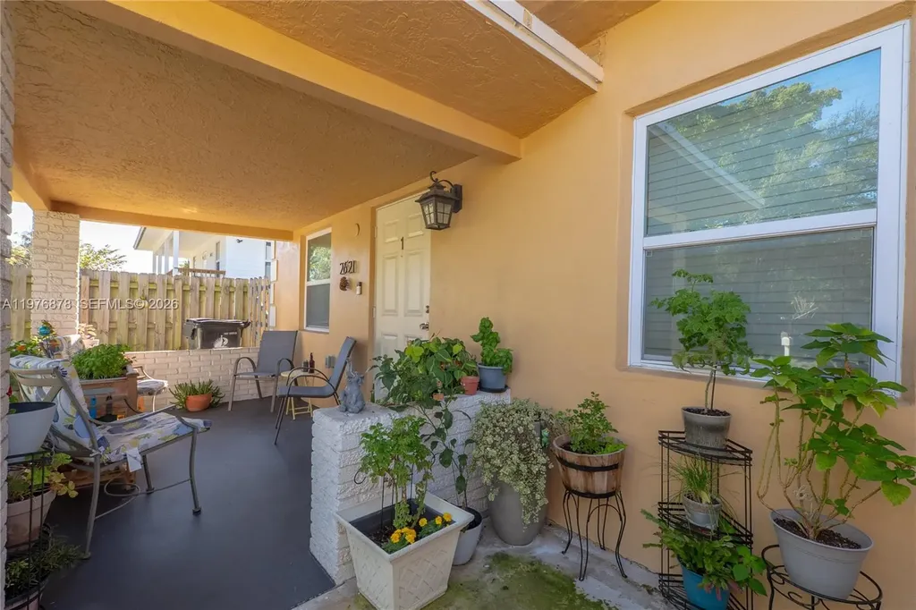 2621 SW 12th Terrace Fort Lauderdale FL 33315
