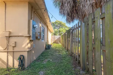 2621 SW 12th Terrace Fort Lauderdale FL 33315