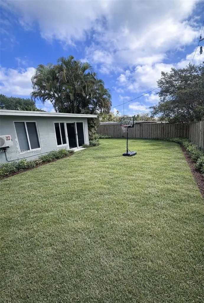 5710 Douglas Street Hollywood FL 33021