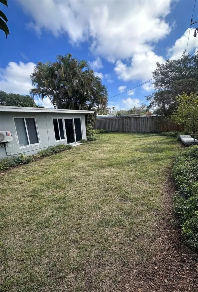 5710 Douglas Street Hollywood FL 33021