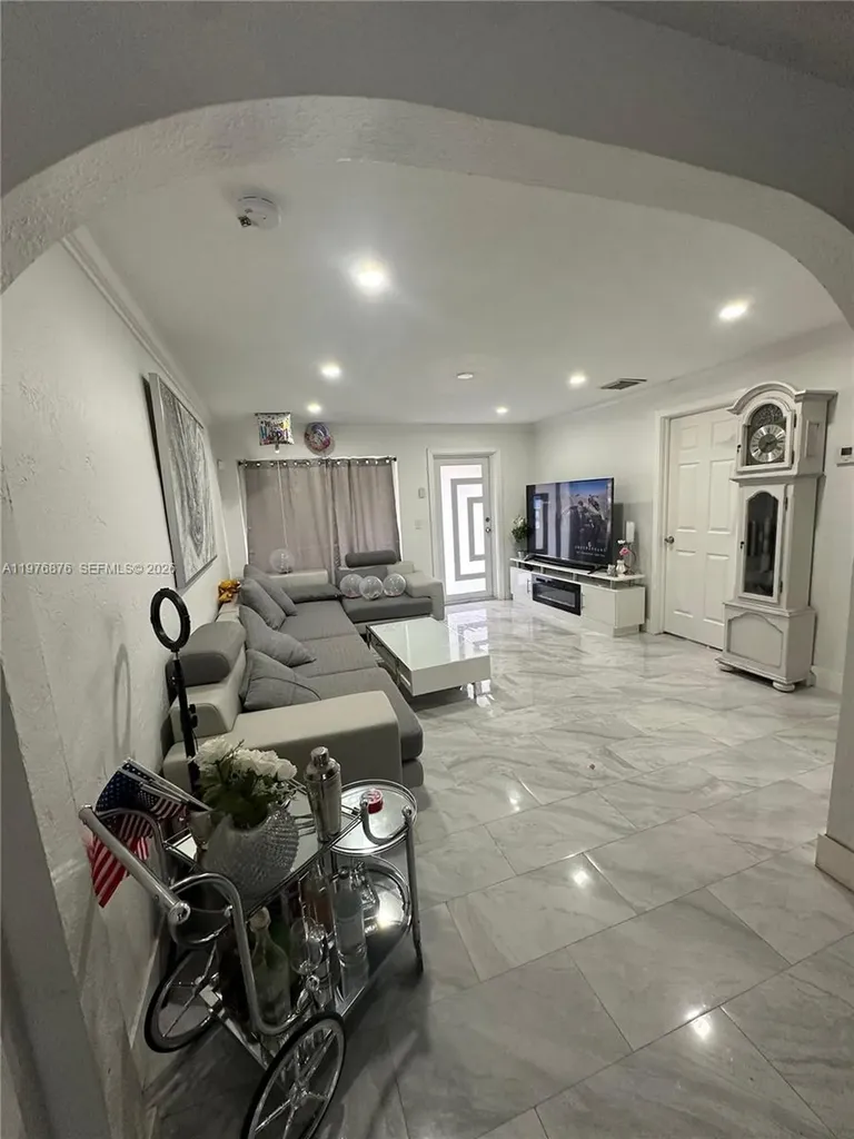 5710 Douglas Street Hollywood FL 33021