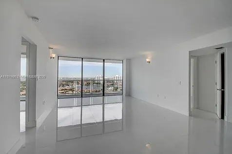 20505 E Country Club Drive Aventura FL 33180