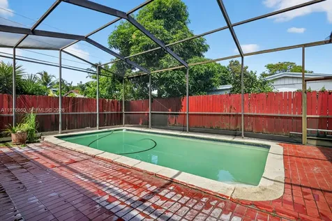 245 NE 175th Street North Miami Beach FL 33162