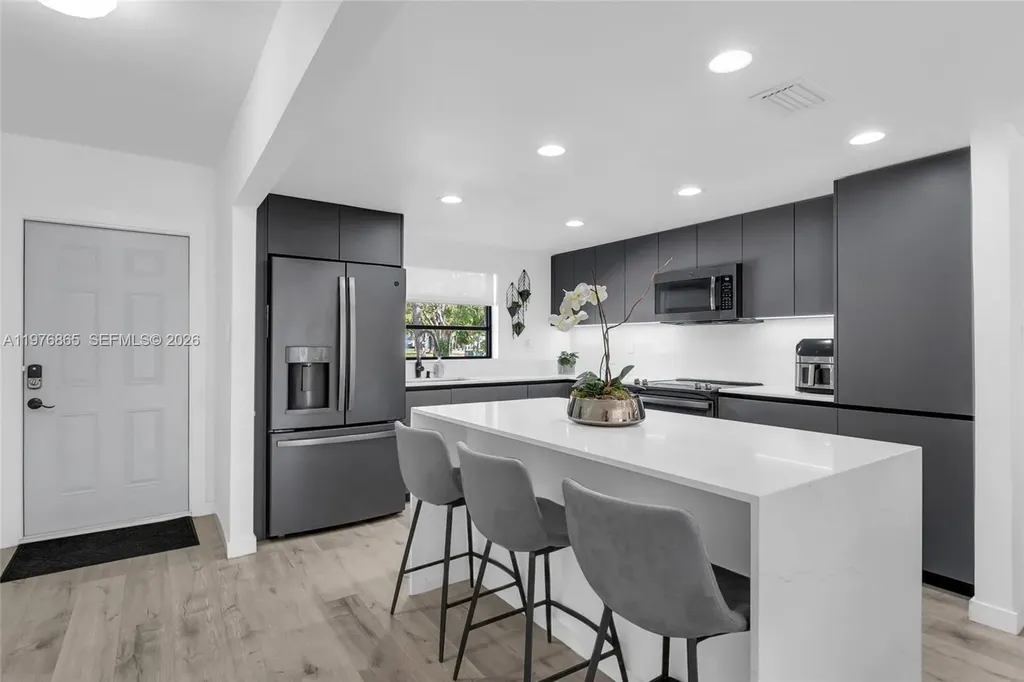 2172 NE 171st Street North Miami Beach FL 33162