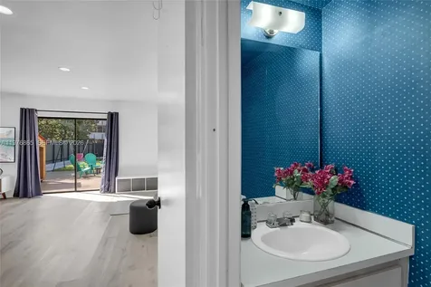 2172 NE 171st Street North Miami Beach FL 33162