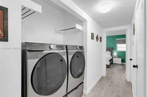 2172 NE 171st Street North Miami Beach FL 33162