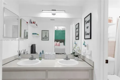 2172 NE 171st Street North Miami Beach FL 33162