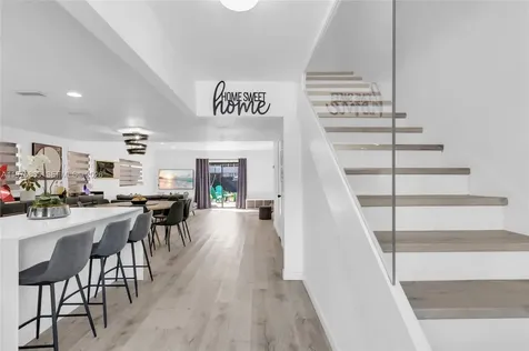 2172 NE 171st Street North Miami Beach FL 33162