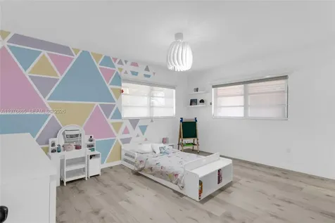 2172 NE 171st Street North Miami Beach FL 33162
