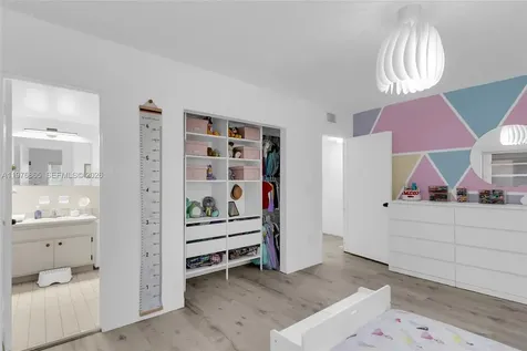2172 NE 171st Street North Miami Beach FL 33162