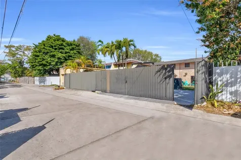 2172 NE 171st Street North Miami Beach FL 33162