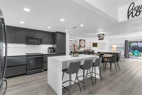 2172 NE 171st Street North Miami Beach FL 33162
