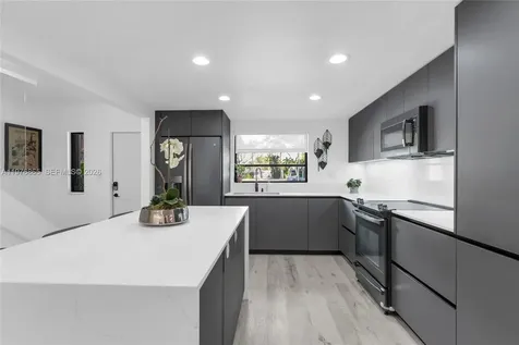 2172 NE 171st Street North Miami Beach FL 33162