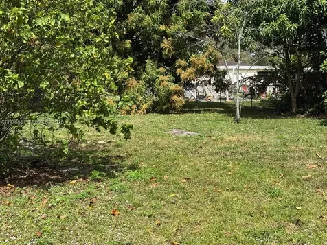 16981 NE 8th Court North Miami Beach FL 33162