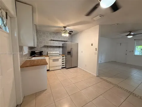 1104 N 17th Court Hollywood FL 33020