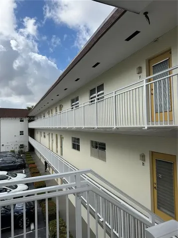 5141 W Oakland Park Boulevard Lauderdale Lakes FL 33313