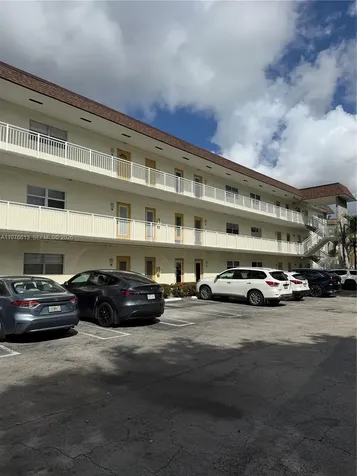 5141 W Oakland Park Boulevard Lauderdale Lakes FL 33313