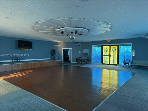 5141 W Oakland Park Boulevard Lauderdale Lakes FL 33313