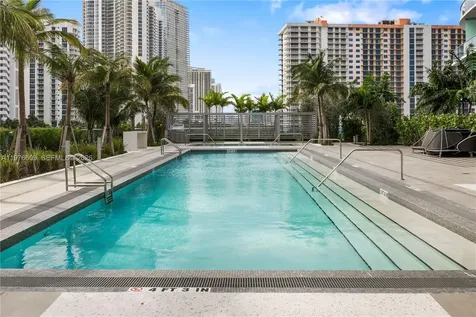 17550 Collins Avenue Sunny Isles Beach FL 33160