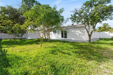 1360 SW 6th Terrace Deerfield Beach FL 33441