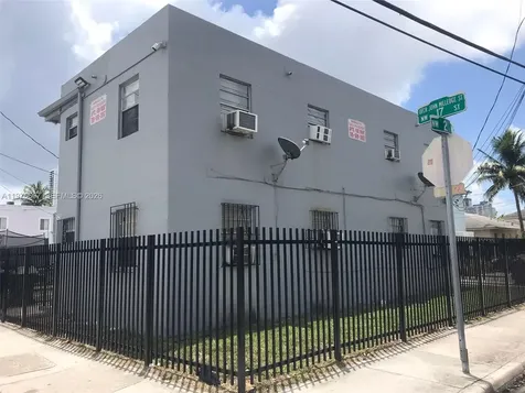 Miami FL 33136