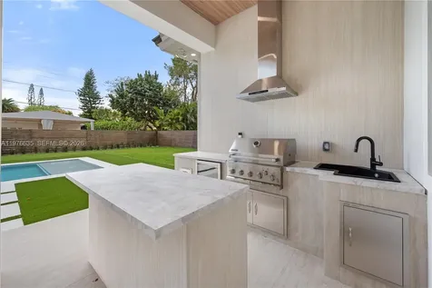 6990 SW 58th Street Miami FL 33143