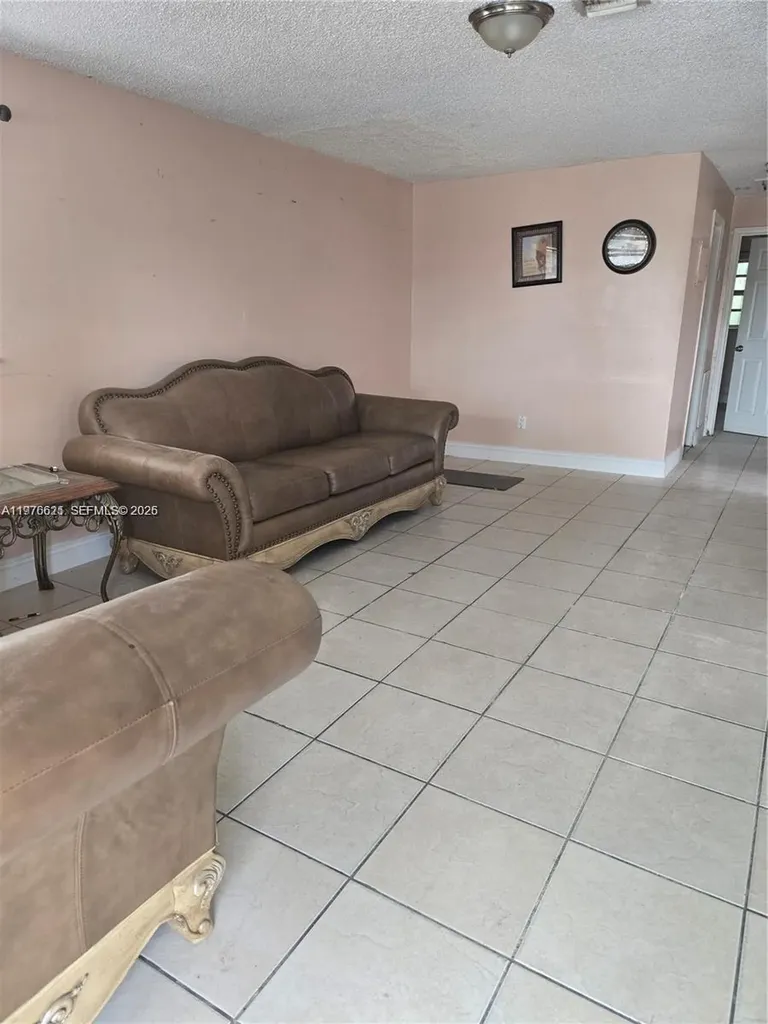 2111 NW 26th Avenue Fort Lauderdale FL 33311