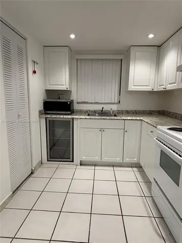 13701 Kendale Lakes Circle Miami FL 33183