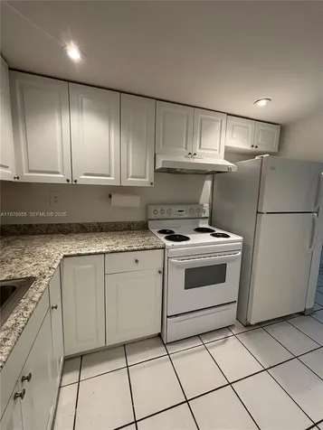 13701 Kendale Lakes Circle Miami FL 33183