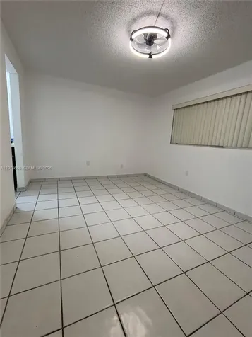 13701 Kendale Lakes Circle Miami FL 33183