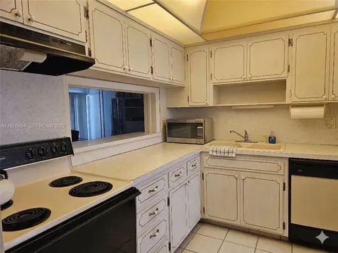 330 SE 2nd Street Hallandale Beach FL 33009