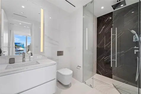 300 Biscayne Boulevard Way Miami FL 33131