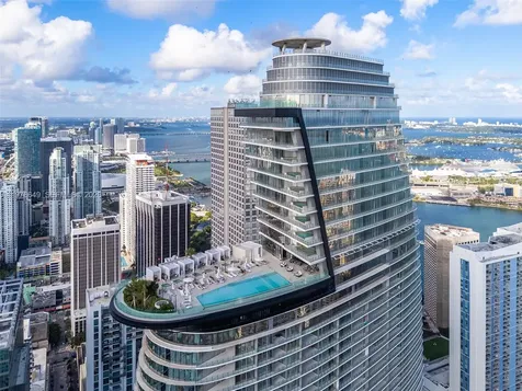 300 Biscayne Boulevard Way Miami FL 33131