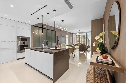 300 Biscayne Boulevard Way Miami FL 33131