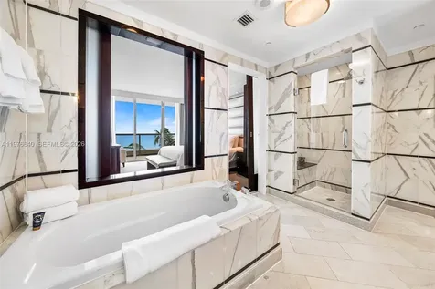 4391 Collins Avenue Miami Beach FL 33140