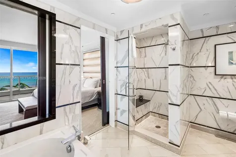 4391 Collins Avenue Miami Beach FL 33140