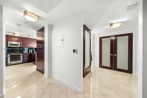 4391 Collins Avenue Miami Beach FL 33140