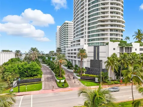 4391 Collins Avenue Miami Beach FL 33140