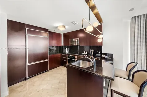 4391 Collins Avenue Miami Beach FL 33140
